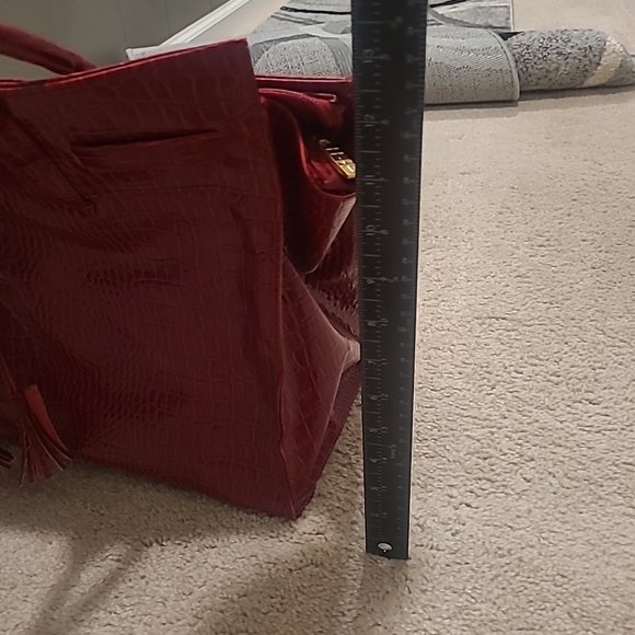 Elizabeth Arden Oversized Red Alligator Skin Faux Tote - Picture 4 of 15